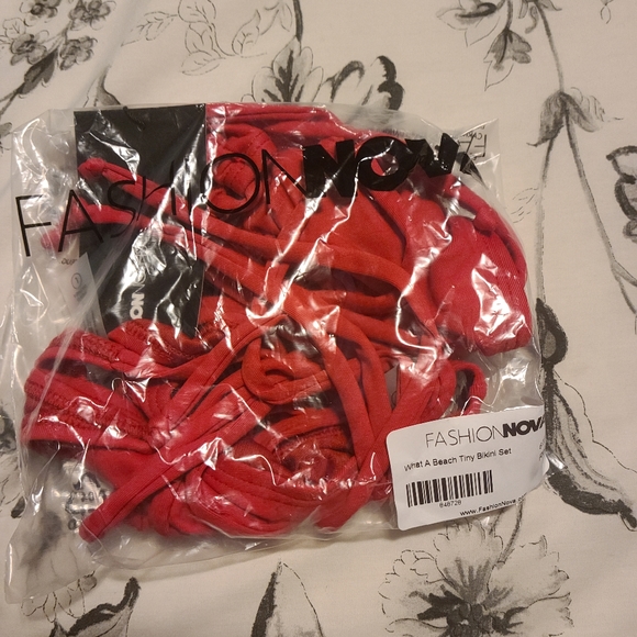 Fashion Nova 2 piece bikini set - Red - Picture 3 of 4